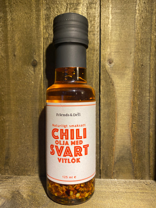 Chiliolja med Svart Vitlök – Friends & Deli
